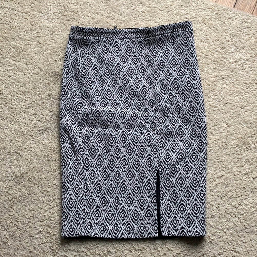 Stretch pencil skirt